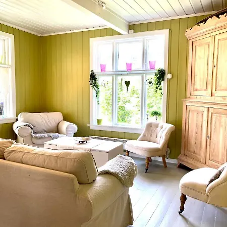 Charming Near & Nature 펜션 사릅스보르그